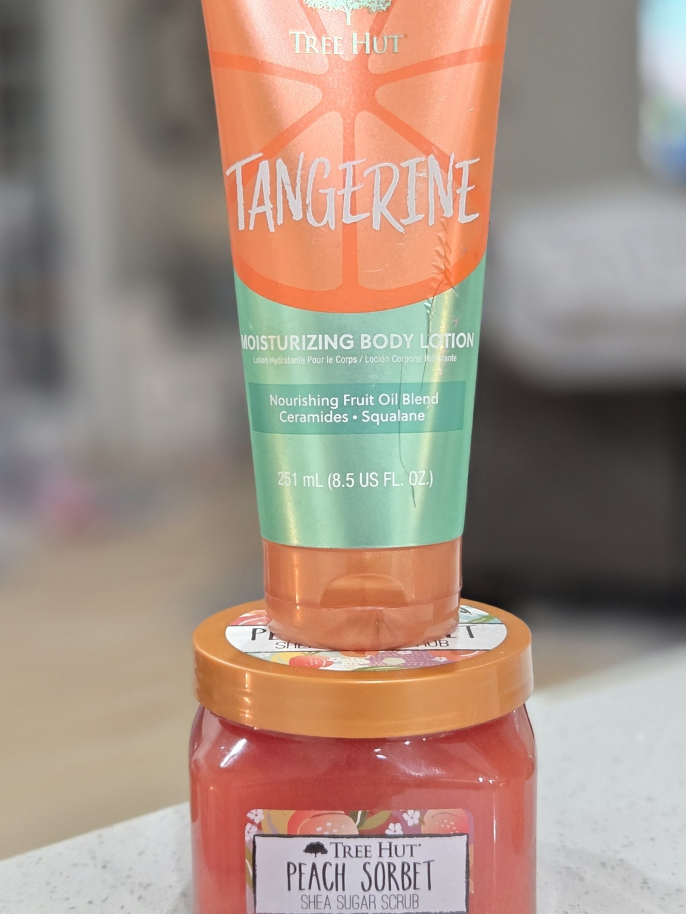 Tree HutTangerine Moisturizing Body Lotion & Peach Sorbet Sugar Scrub